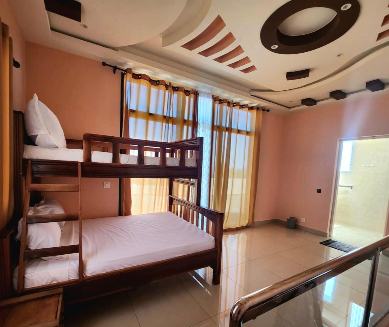 Ocean Heaven Hotel Mahajanga Buitenkant foto